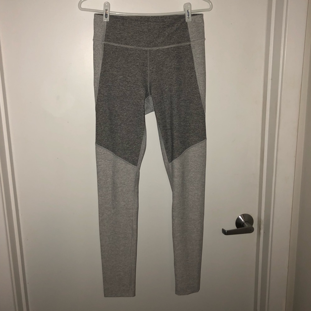 Outdoor Voices Two Tone Leggings in Dove medium